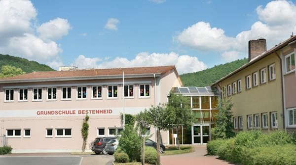 Gebäude der Grundschule Bestenheid Gebäude der Grundschule Bestenheid
