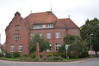Die alte Schule in Sachsenhausen.