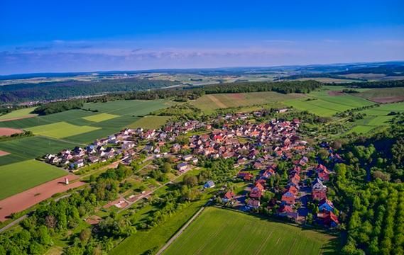 Luftbild der Ortschaft Lindelbach