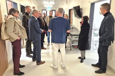 Die Mandatsträger der bayerischen Nachbarschaft besichtigten die Zentrale Notaufnahme im Bürgerspital.
