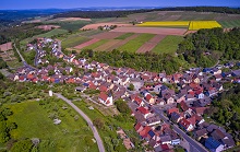 Luftbild der Ortschaft Kembach
